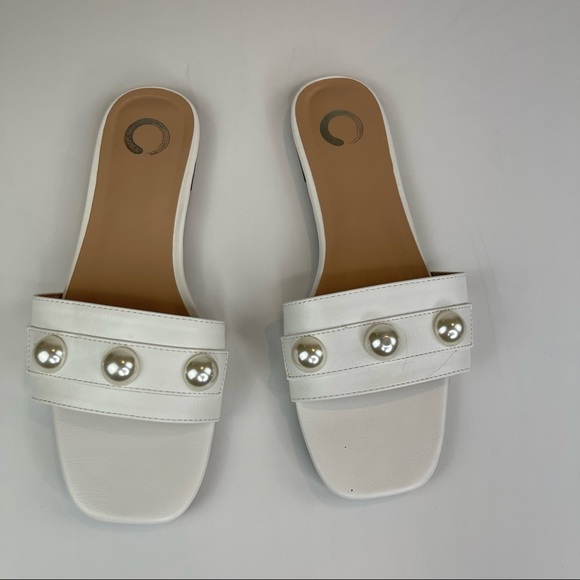 New JOURNEE COLLECTION Leonie Pearly Stud Slide Sandal In White Size 7 - Picture 7 of 14
